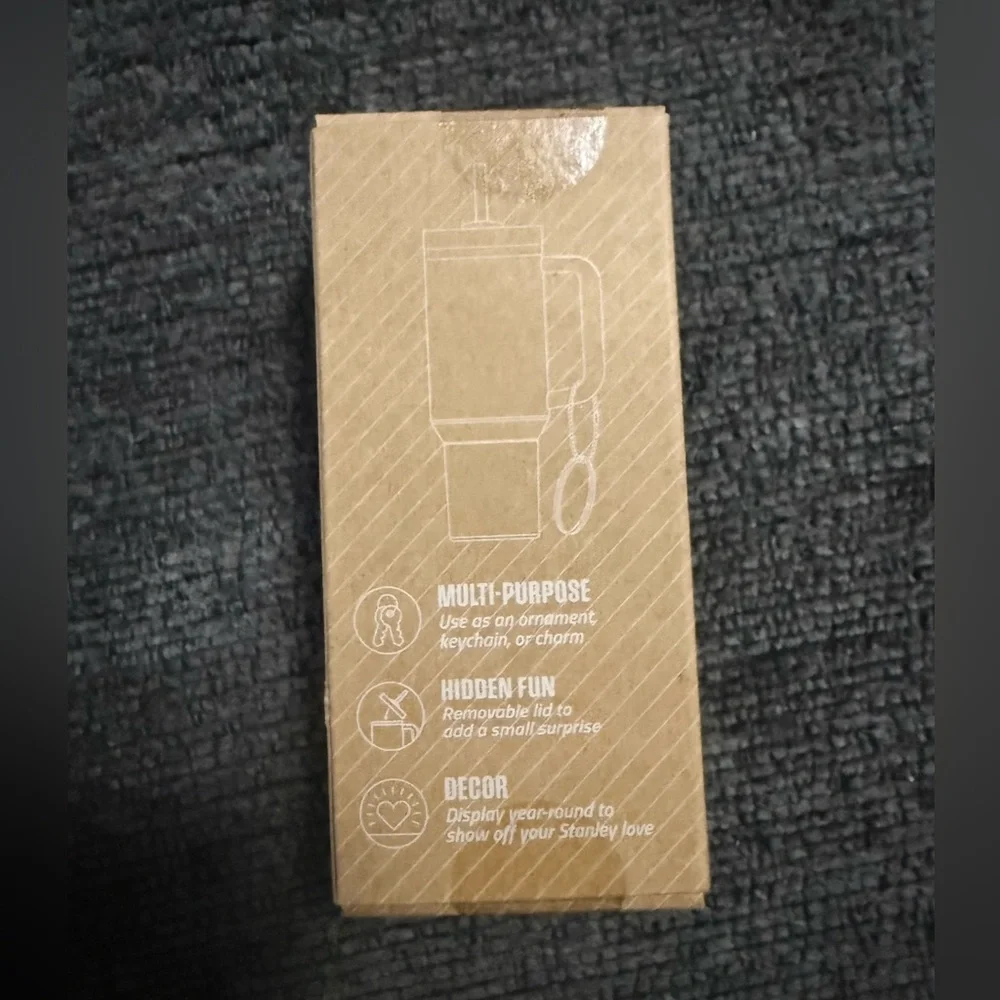 ✨ Beauty Bundle Adidas Bag + Stanley Keychain + Masks + Laura Geller ✨ - Picture 8 of 16